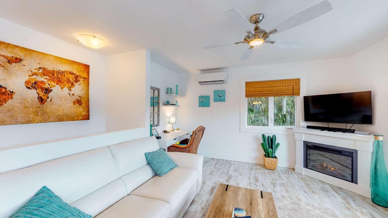 Photo of Livingroom in Christina Lake