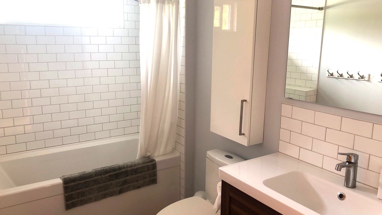 Photo of Bathroom in Brackendale