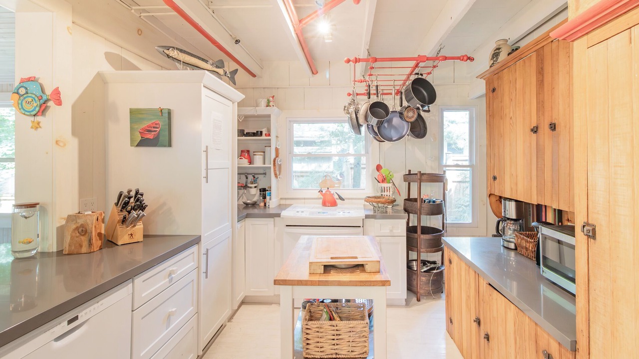 Photo of Kitchen in Grand Bend
