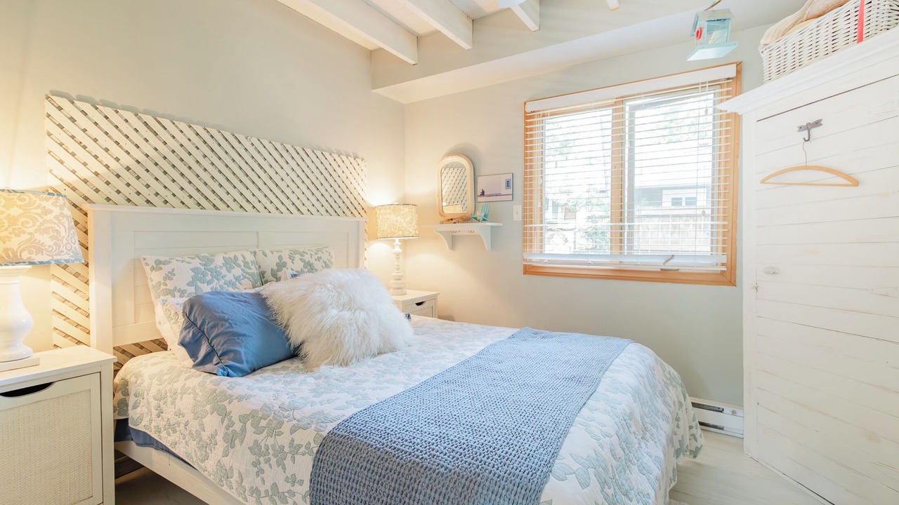 Photo of Bedroom in Grand Bend