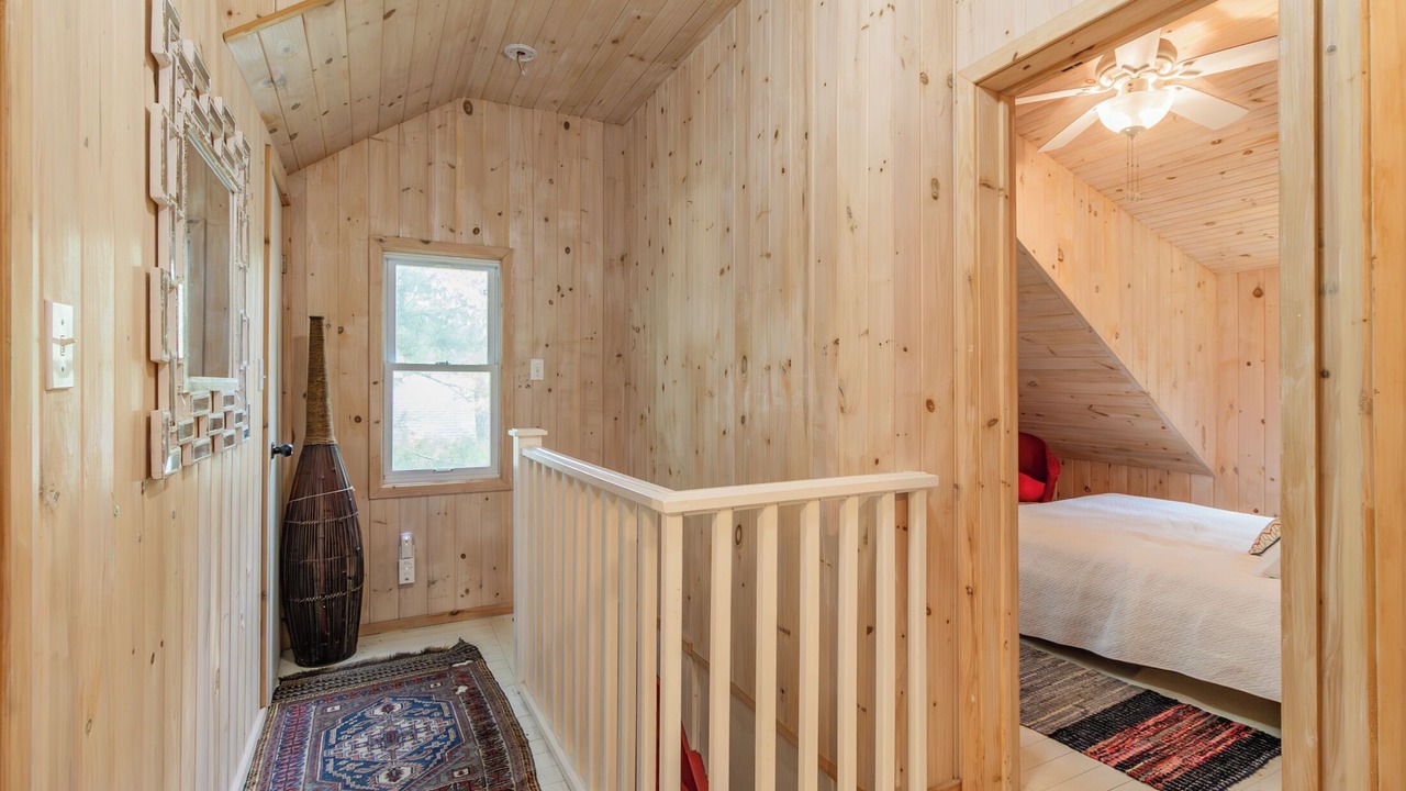 Photo of Bedroom in Grand Bend