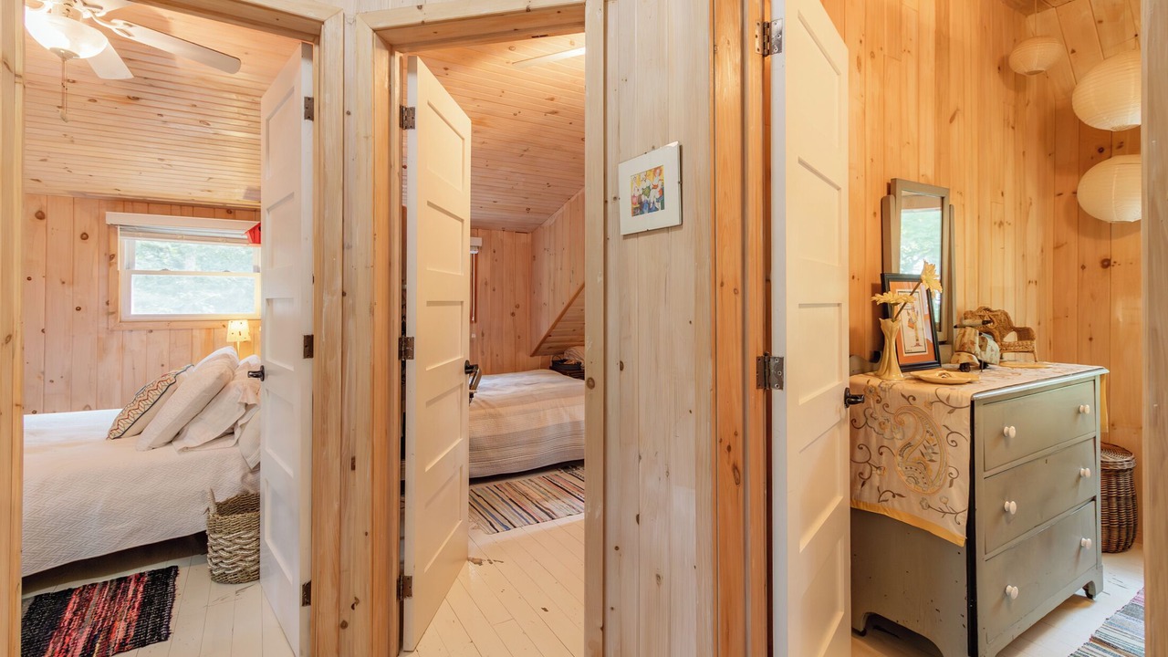 Photo of Bedroom in Grand Bend