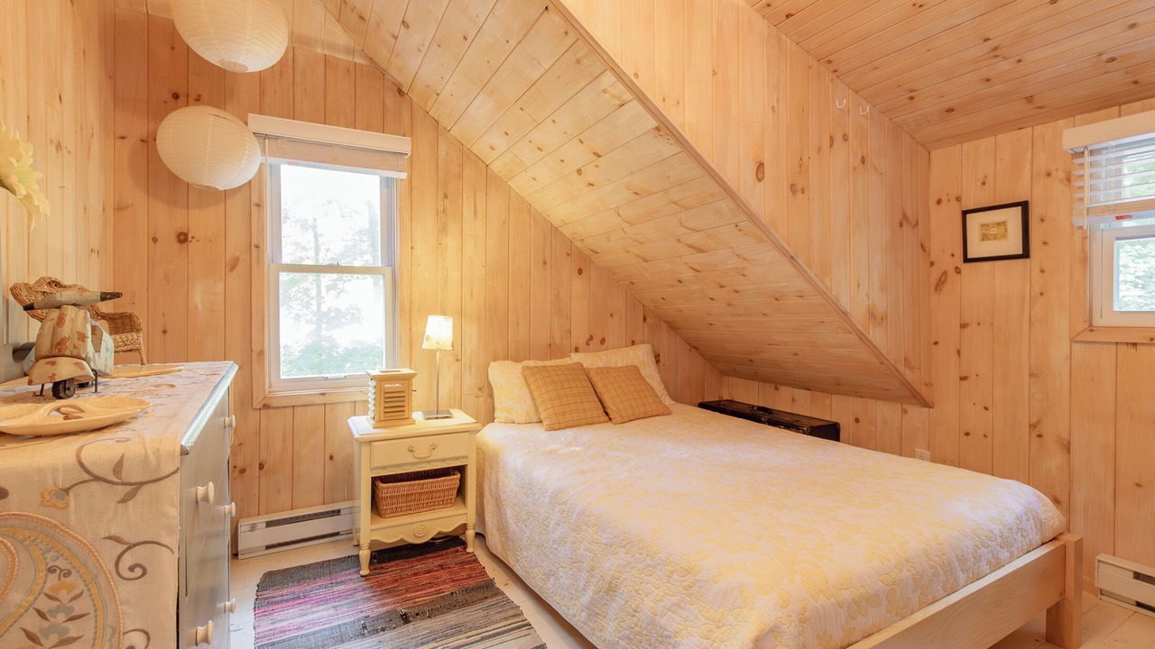 Photo of Bedroom in Grand Bend