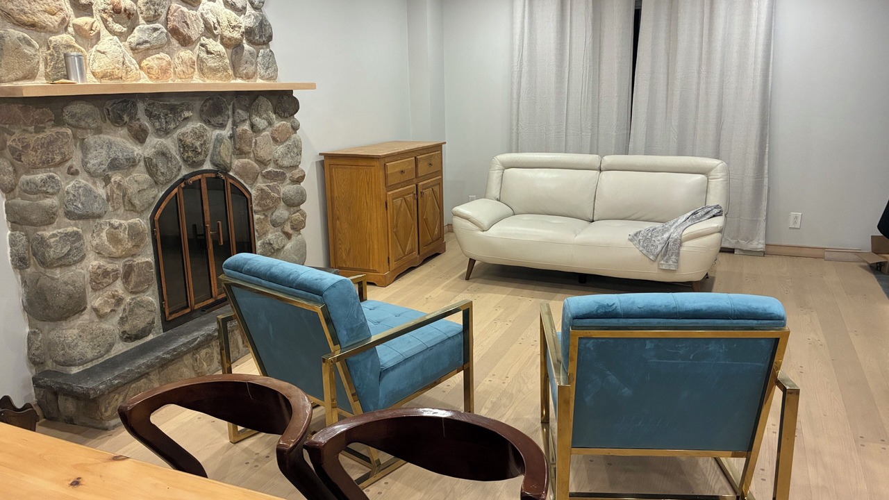 Photo of Livingroom in Laval-des-Rapides