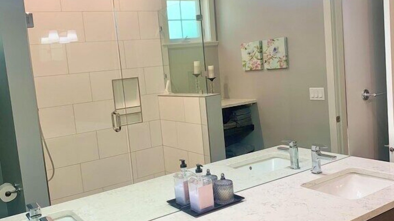 Photo of Bathroom in Okanagan-Similkameen