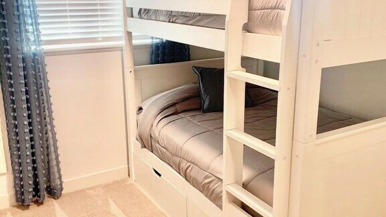 Photo of Bedroom in Okanagan-Similkameen