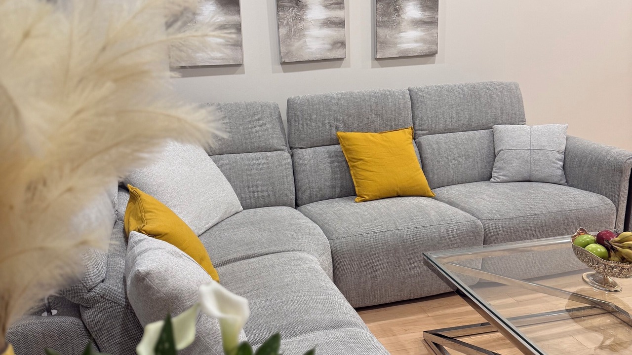 Photo of Livingroom in Pierrefonds-Roxboro
