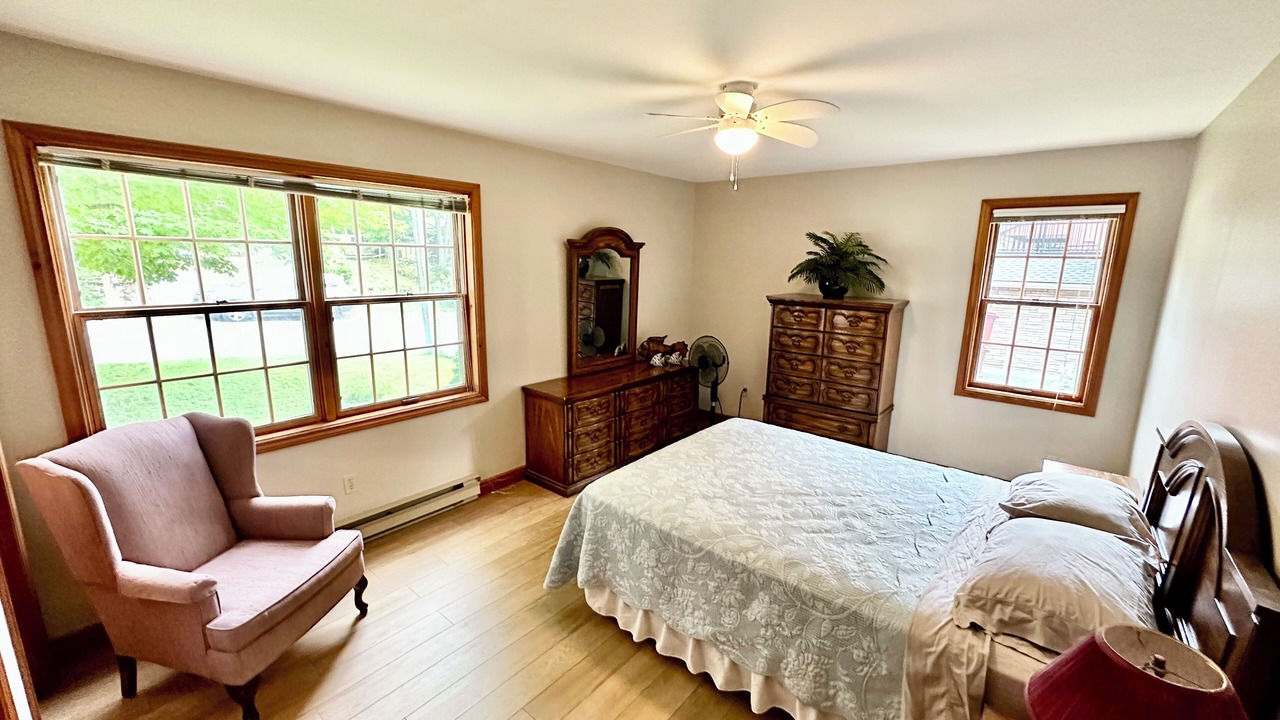 Photo of Bedroom in Grand Bend