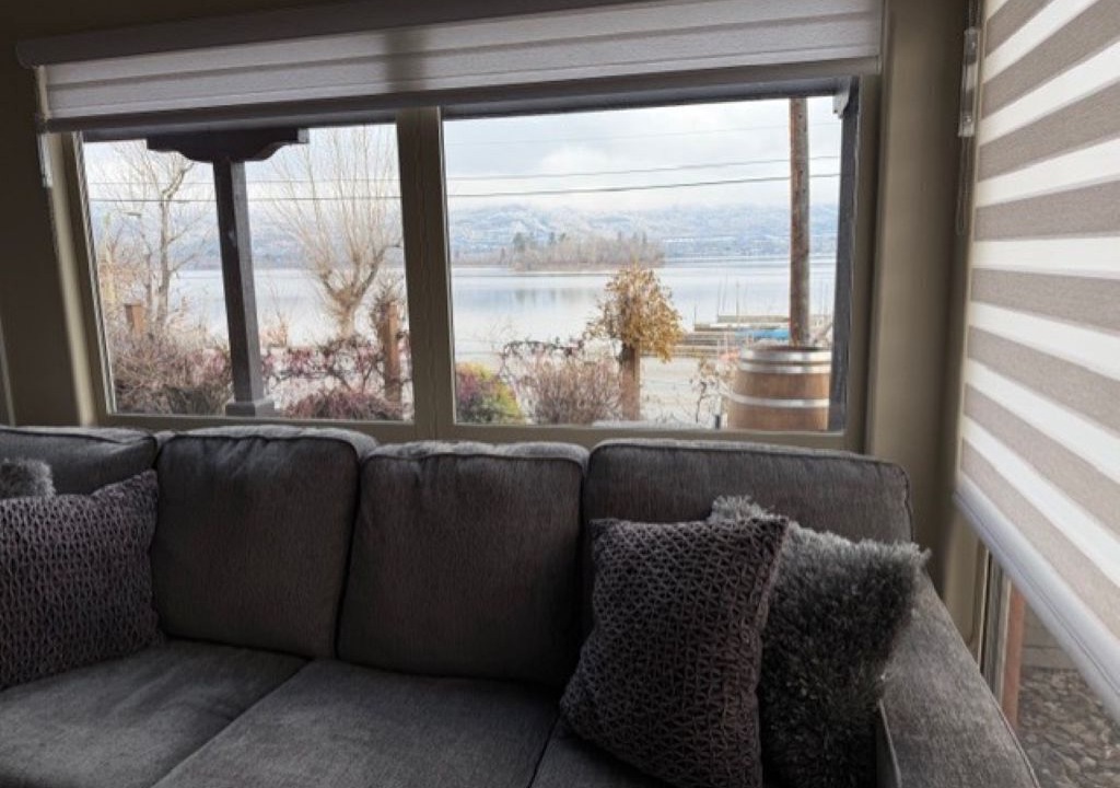 Photo of Livingroom in Okanagan-Similkameen