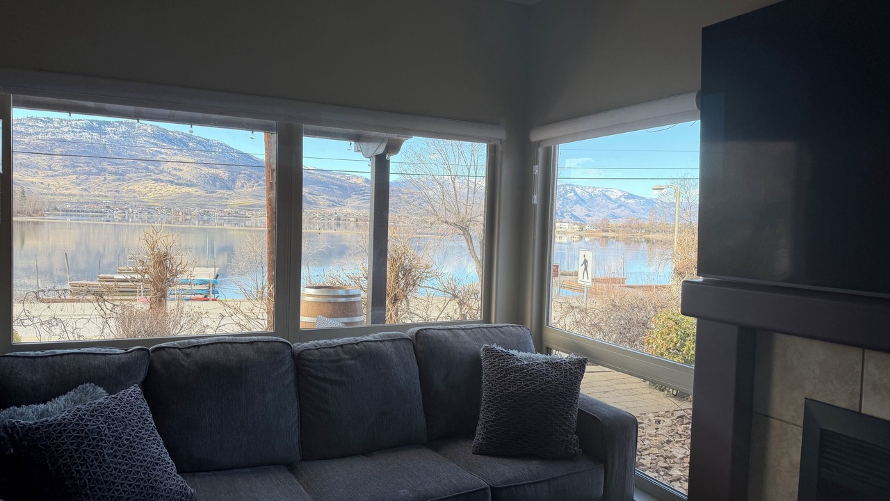 Photo of Livingroom in Okanagan-Similkameen