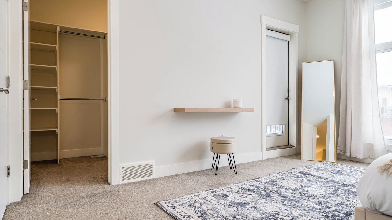 Photo of Bedroom in Forest Lawn