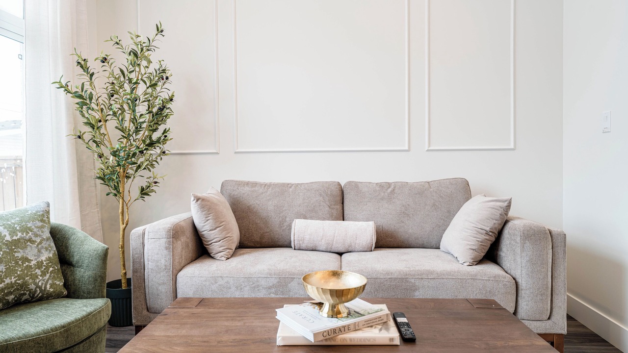 Photo of Livingroom in Forest Lawn