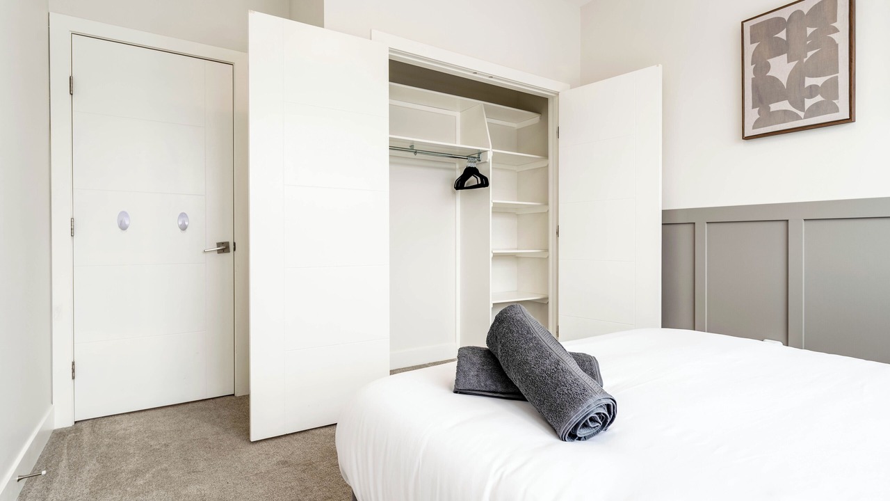 Photo of Bedroom in Forest Lawn