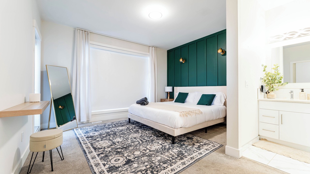 Photo of Bedroom in Forest Lawn