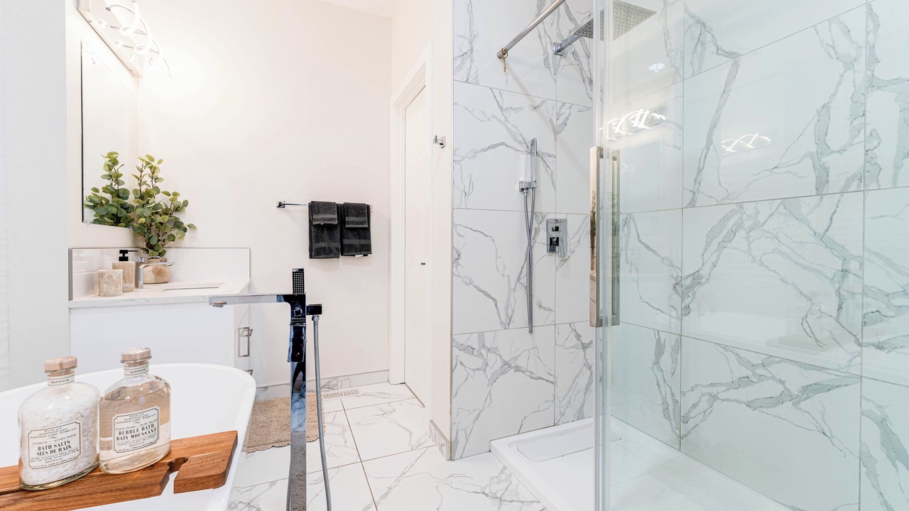 Photo of Bathroom in Forest Lawn