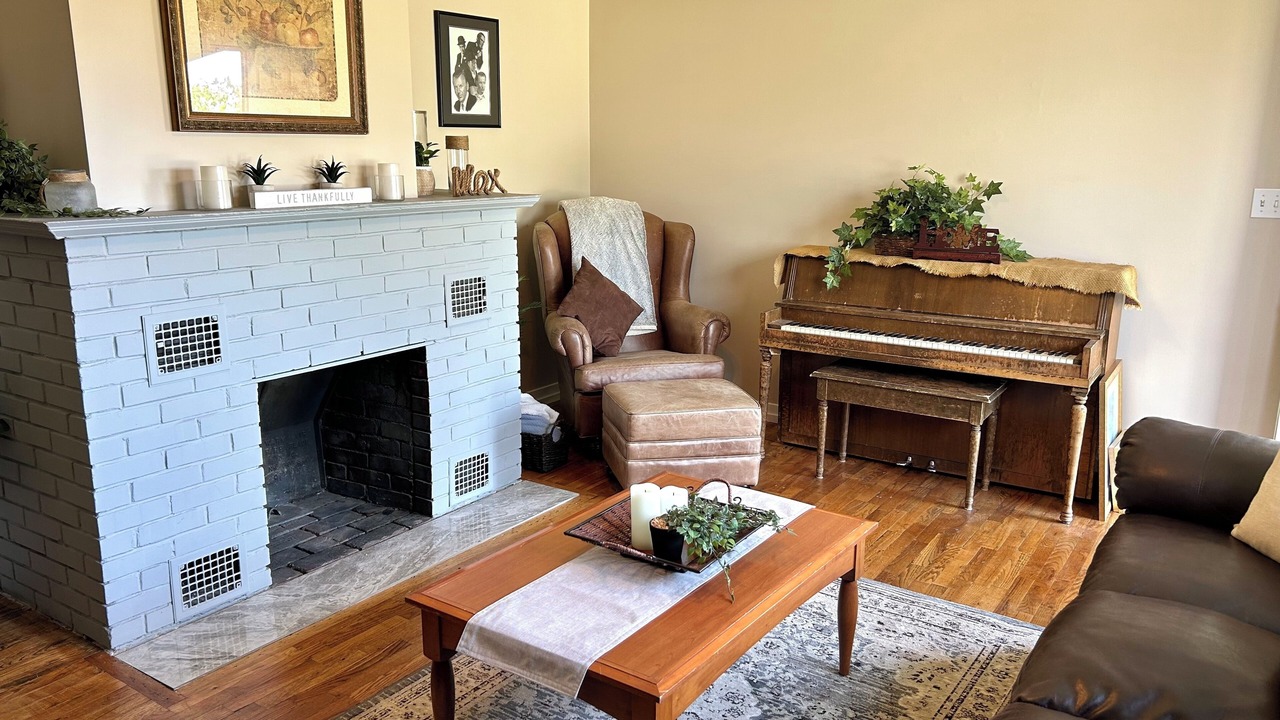 Photo of Livingroom in Central Okanagan
