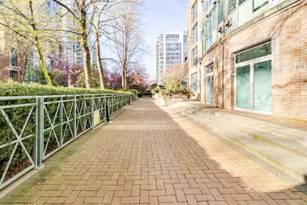 Photo of Outdoor in Central
