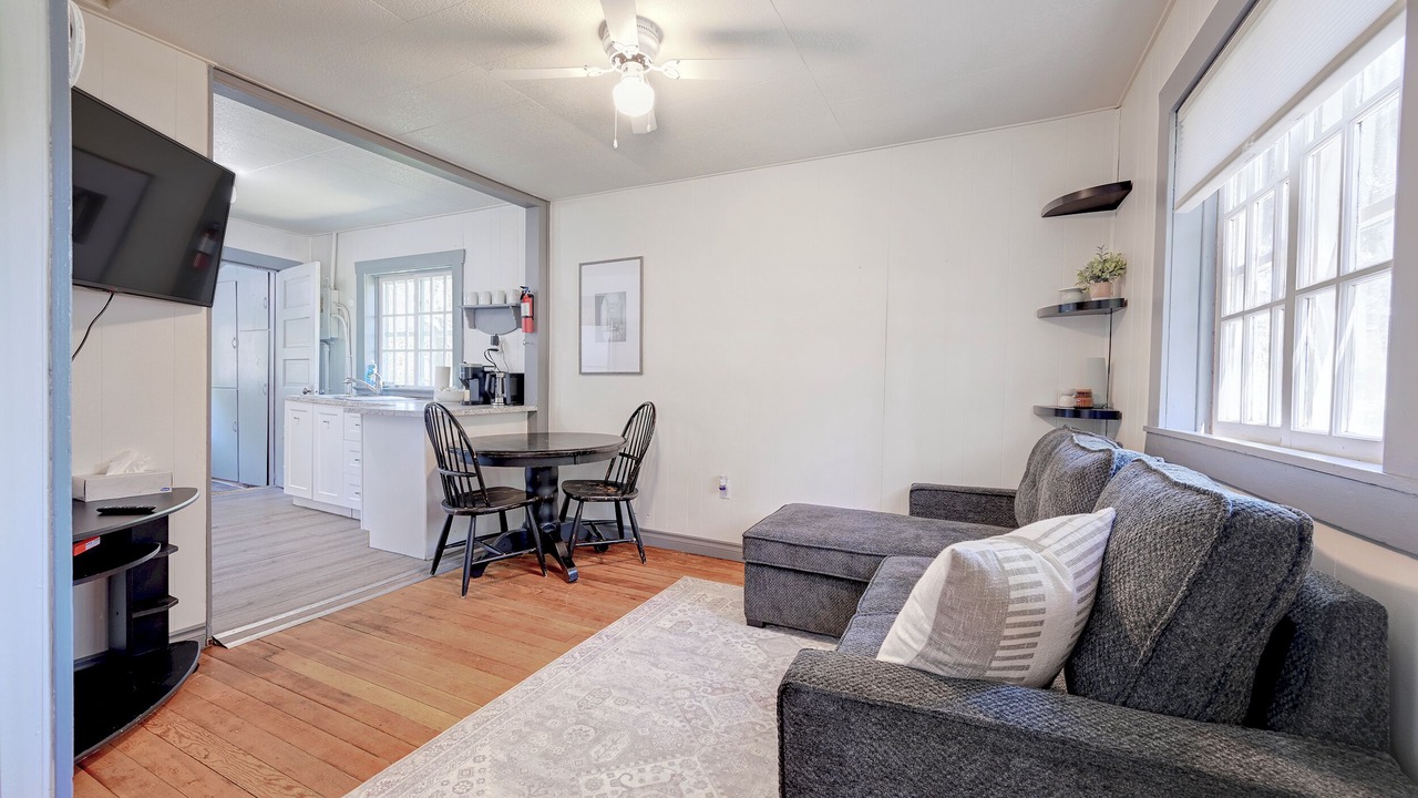 Photo of Livingroom in Sylvan Lake