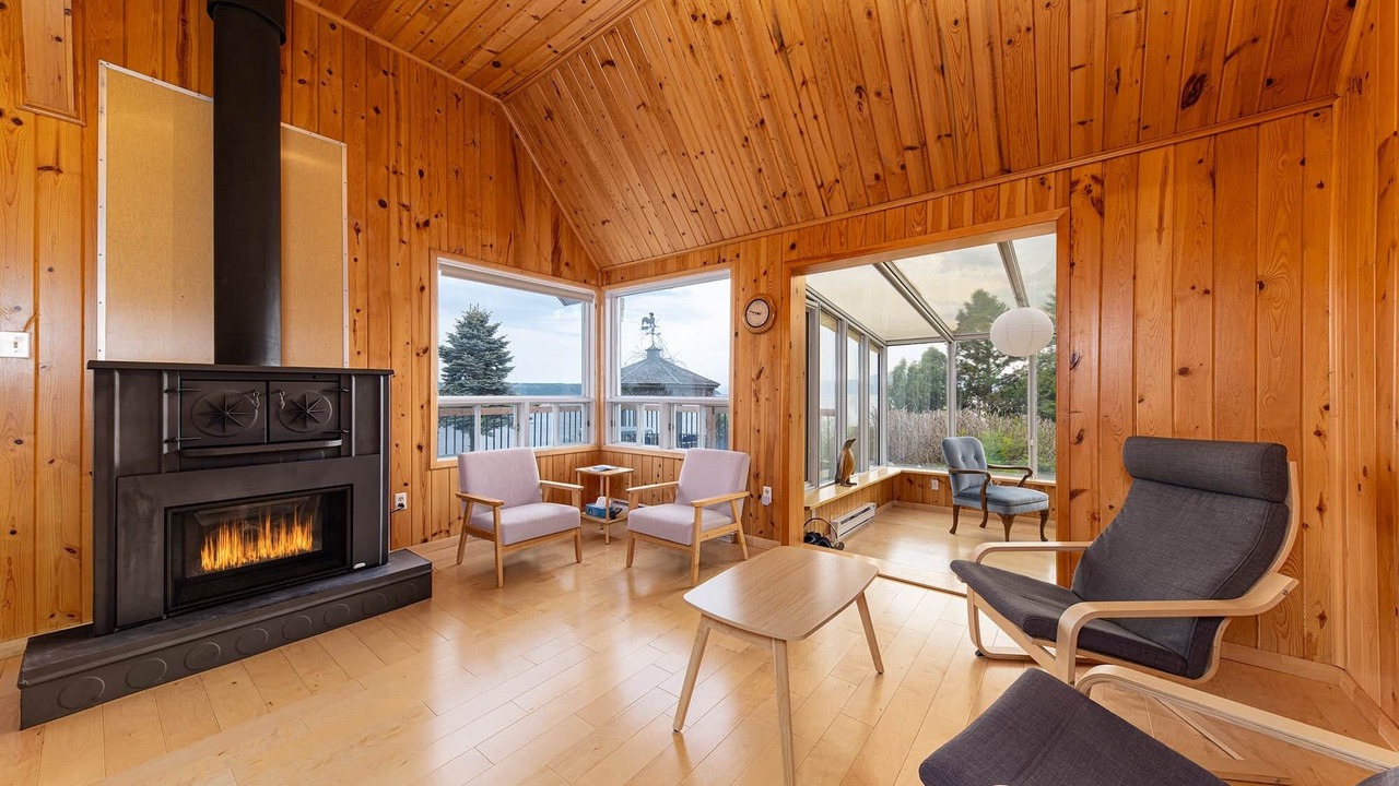 Photo of Livingroom in Saint-Joseph-de-la-Rive
