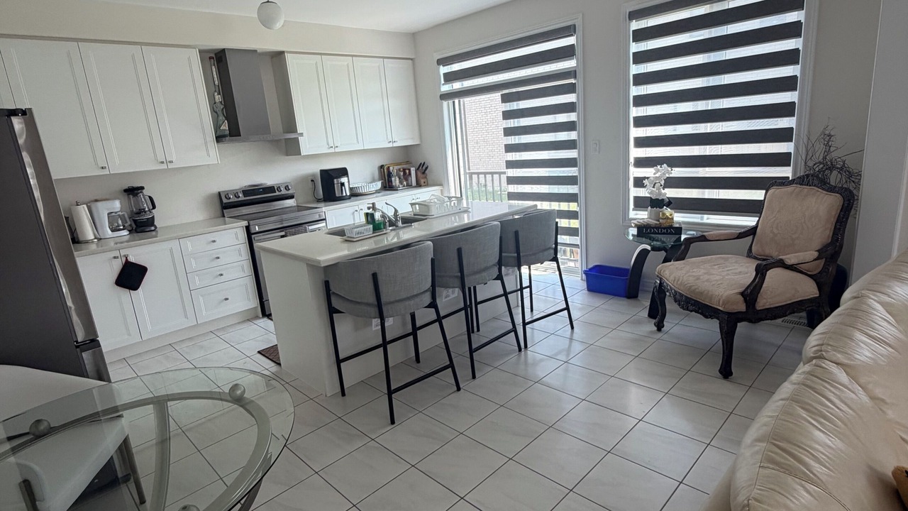 Photo of Livingroom in Durham Region