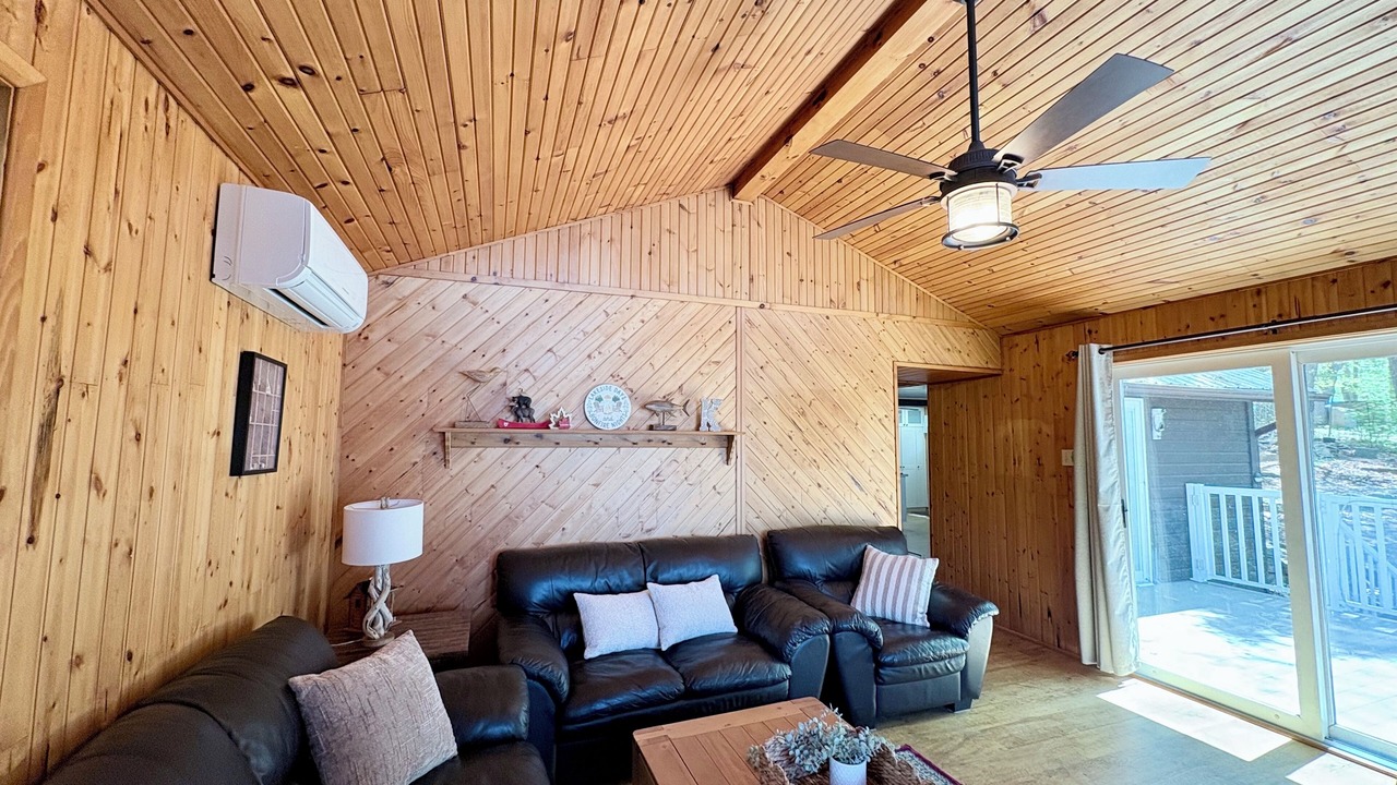 Photo of Livingroom in Tay Valley