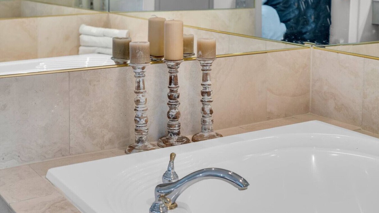 Photo of Bathroom in Oro-Medonte