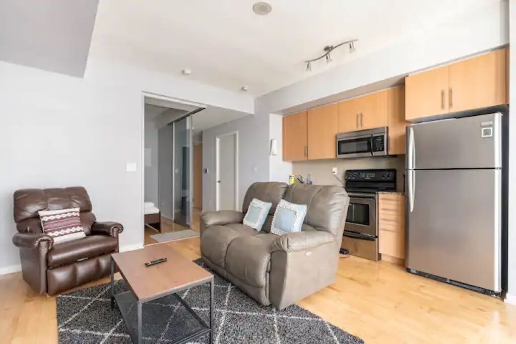 Photo of Livingroom in Toronto Entertainment District