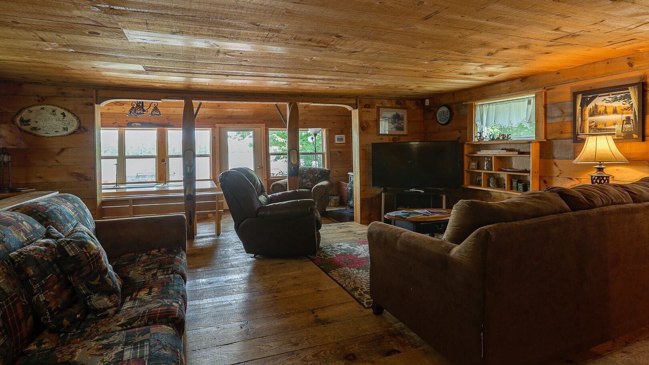 Photo of Livingroom in Eddington
