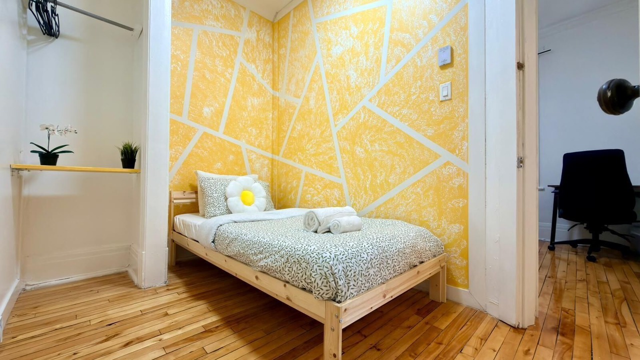 Photo of Bedroom in Cote-Des-Neiges—Notre-Dame-De-Grace