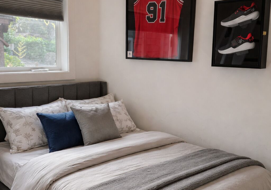 Photo of Bedroom in Deep Cove