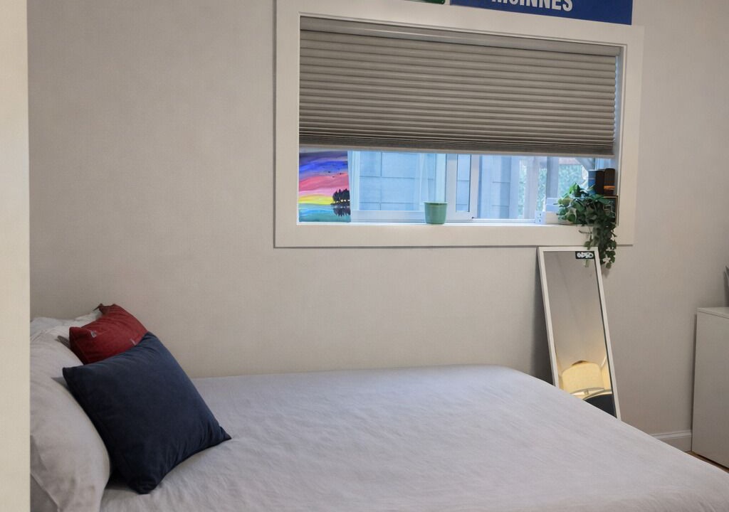 Photo of Bedroom in Deep Cove