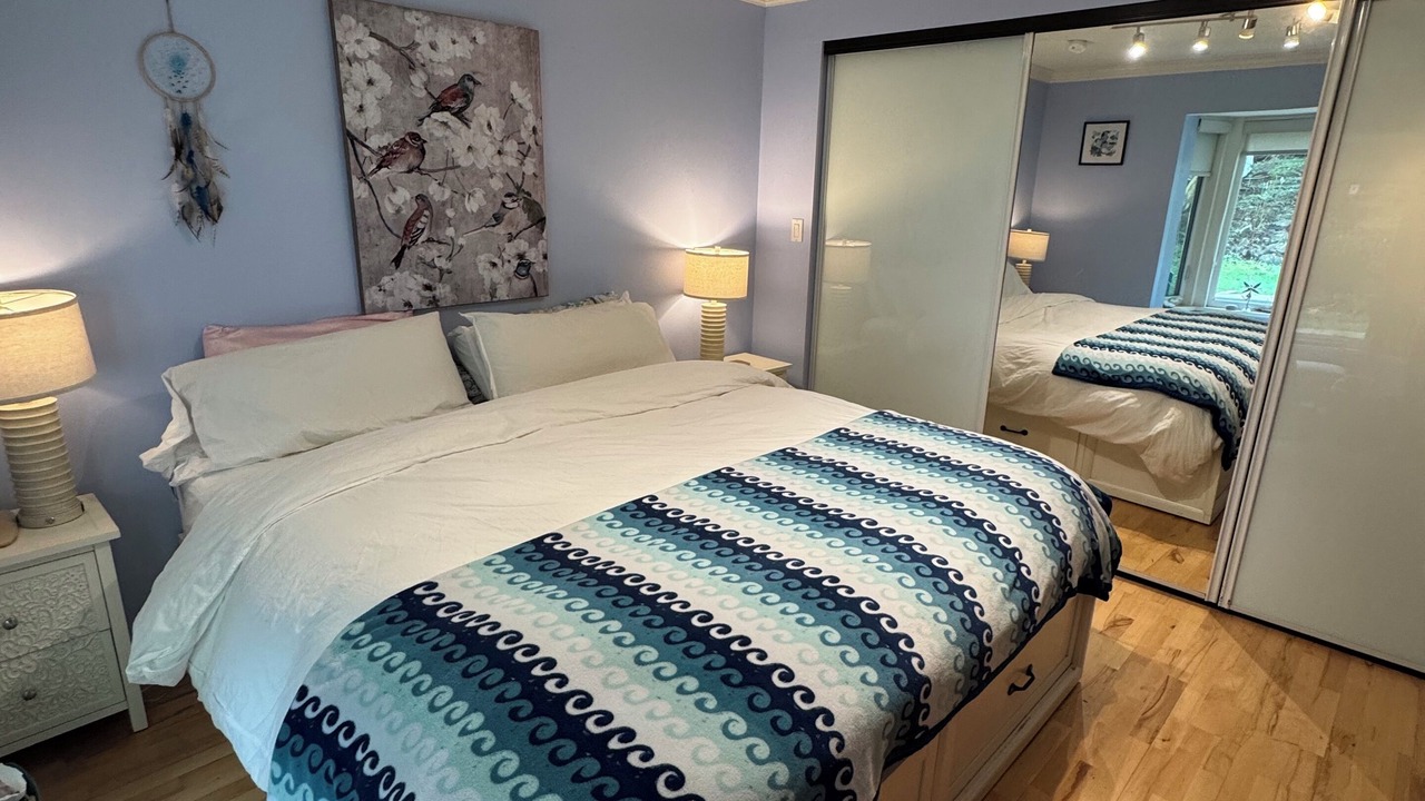 Photo of Bedroom in Deep Cove