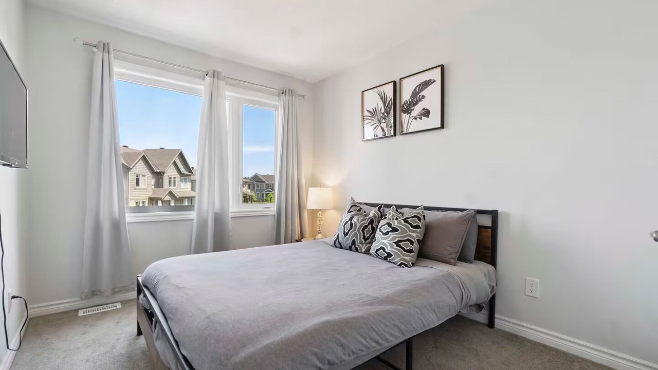 Photo of Bedroom in Ottawa Division