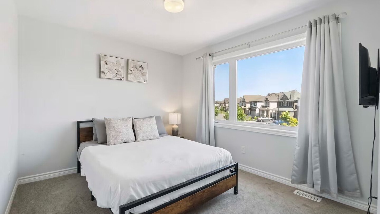 Photo of Bedroom in Ottawa Division