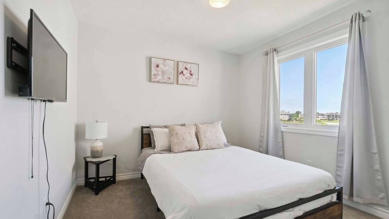Photo of Bedroom in Ottawa Division
