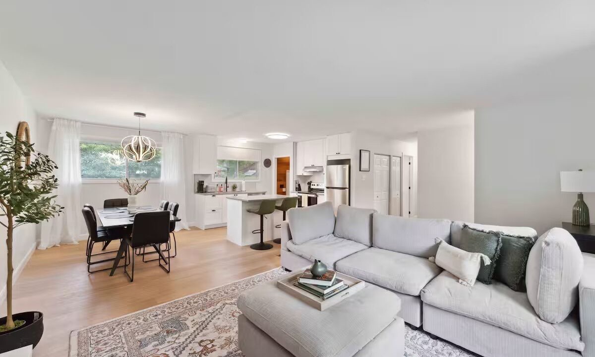 Photo of Livingroom in Ottawa Division