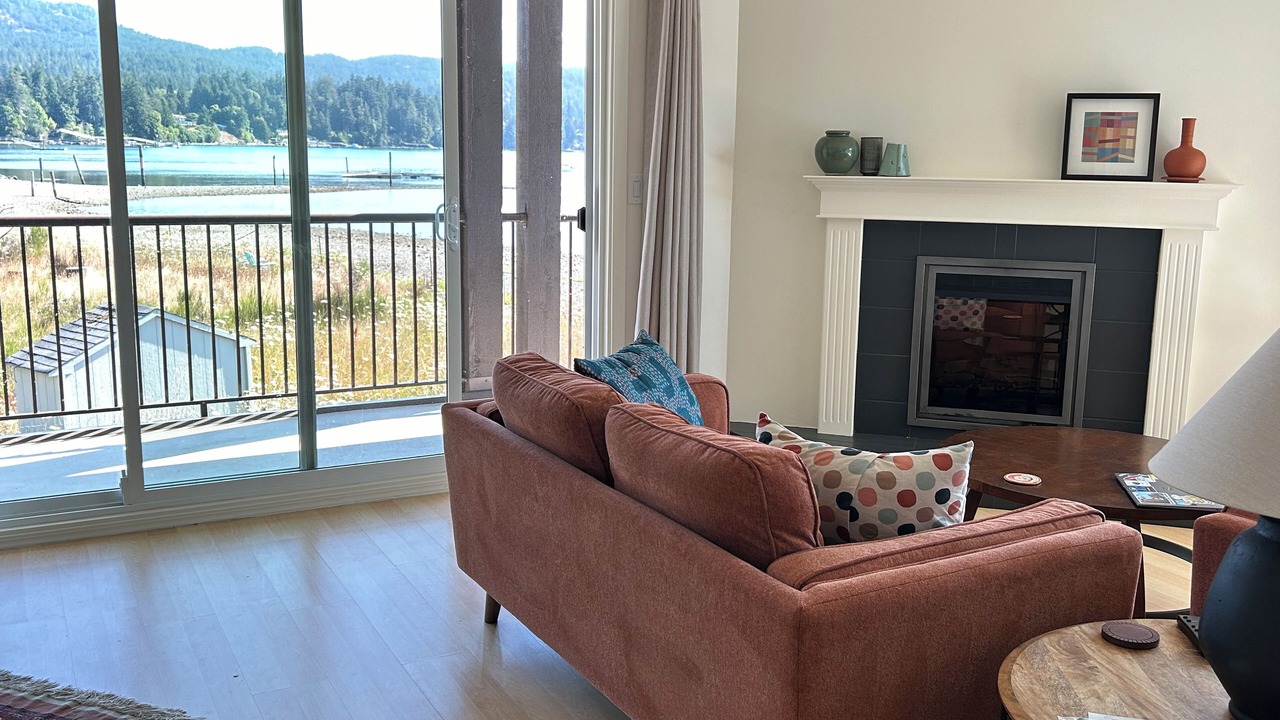 Photo of Livingroom in Sooke