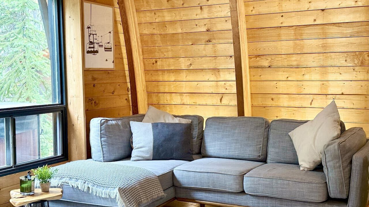 Photo of Livingroom in Okanagan-Similkameen