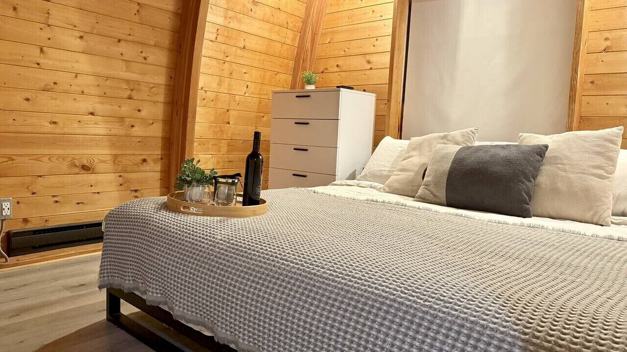 Photo of Bedroom in Okanagan-Similkameen