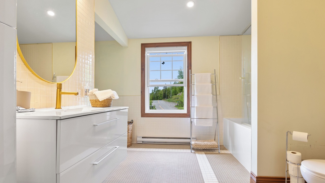 Photo of Bathroom in Mont-Carmel