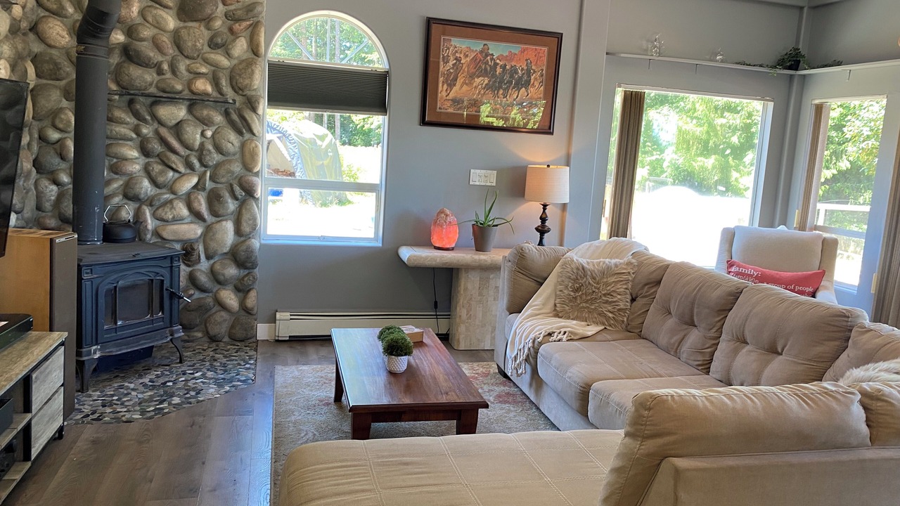 Photo of Livingroom in Regional District of Nanaimo