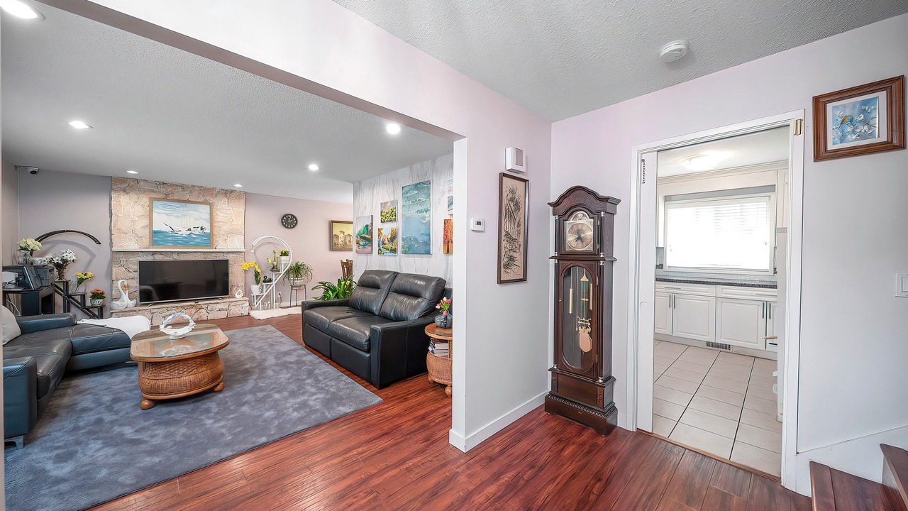 Photo of Livingroom in Surrey