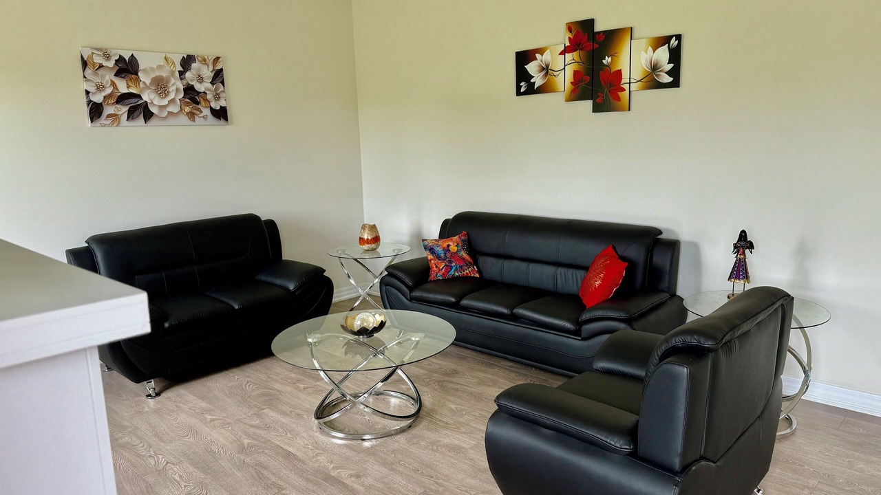 Photo of Livingroom in Stayner