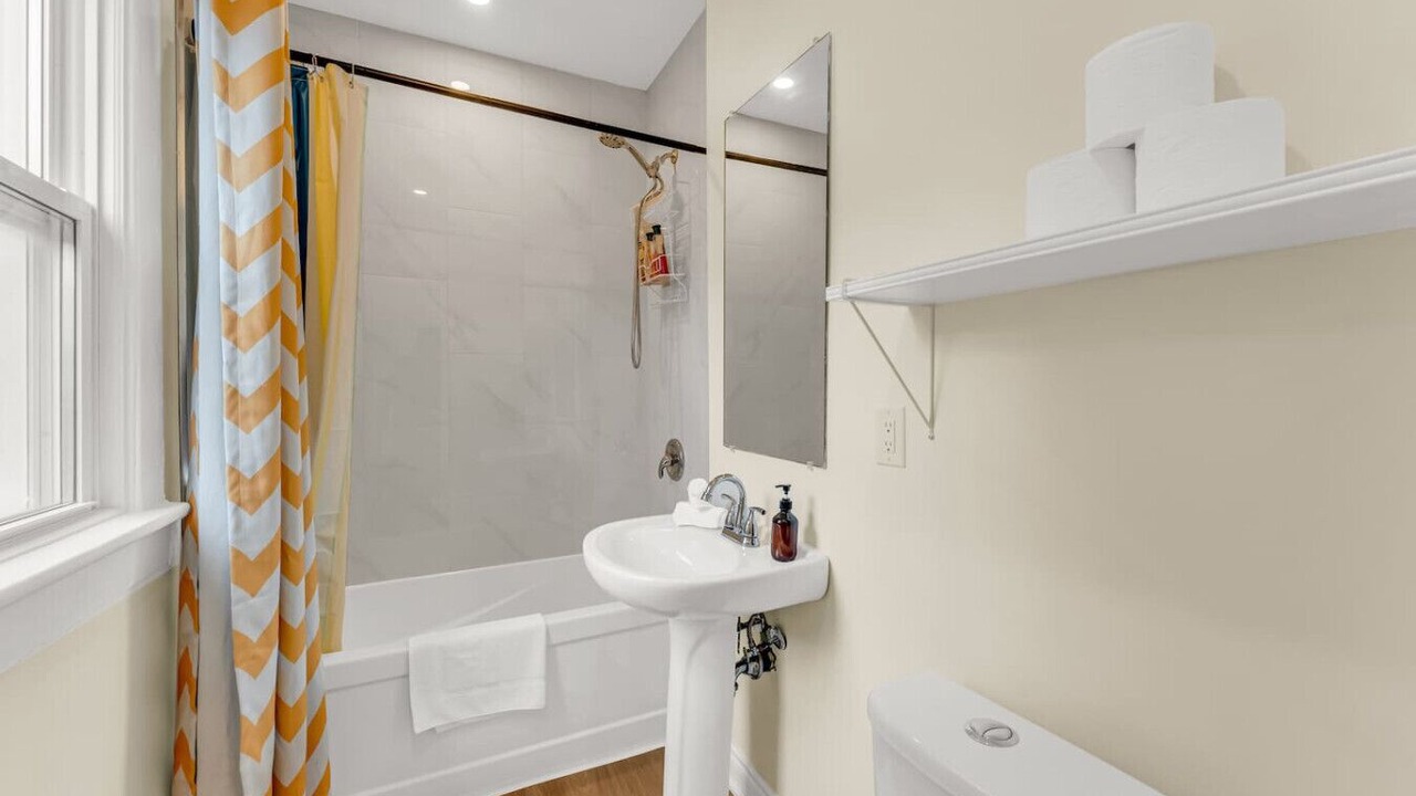 Photo of Bathroom in Niagara Falls