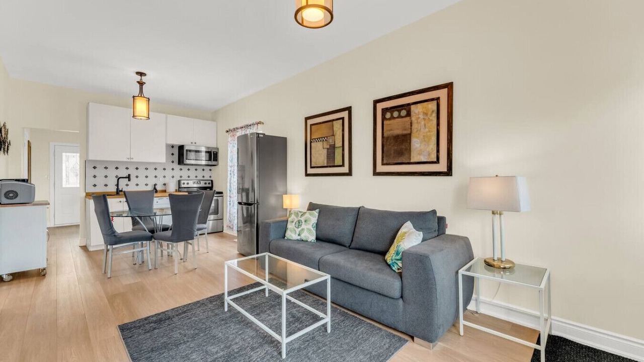 Photo of Livingroom in Niagara Falls