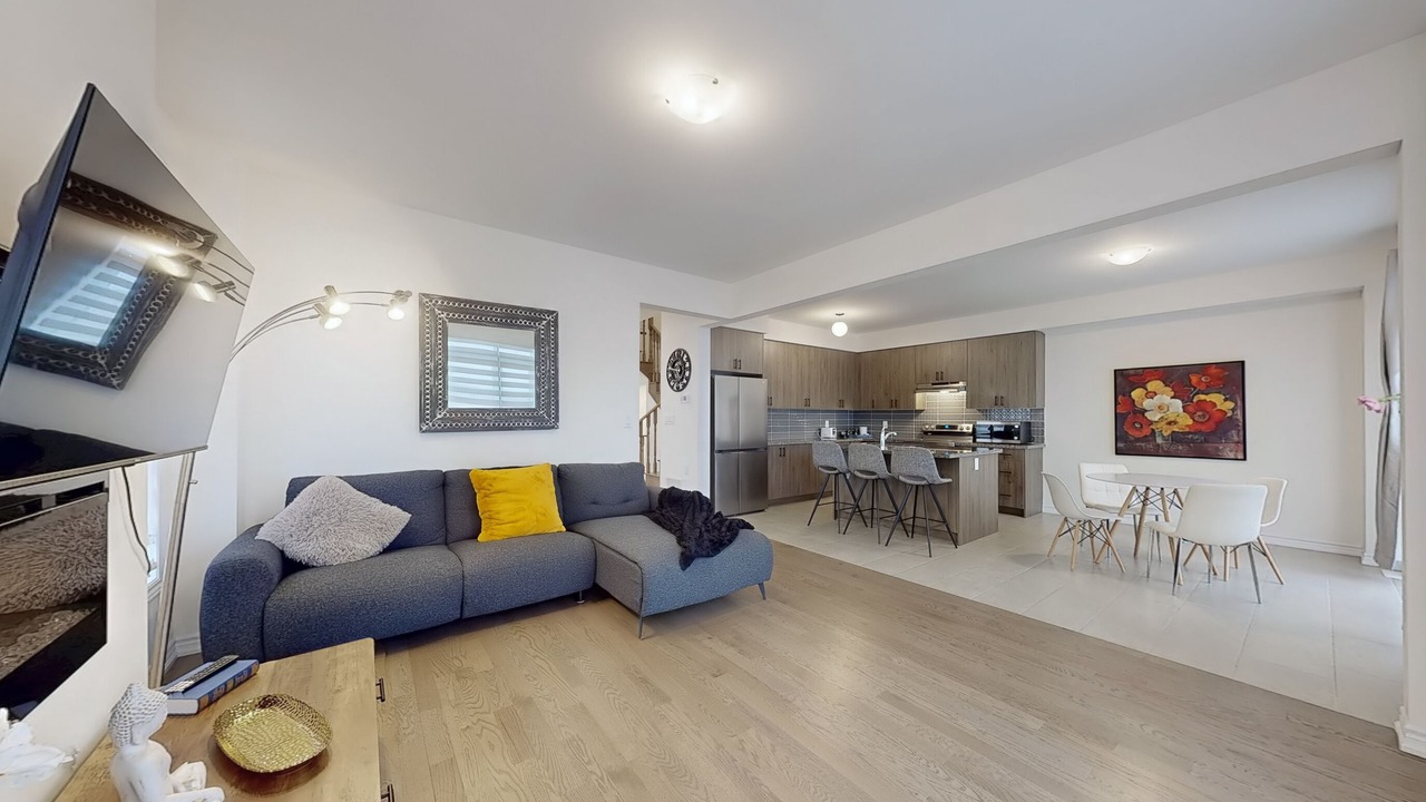 Photo of Livingroom in Wasaga Beach