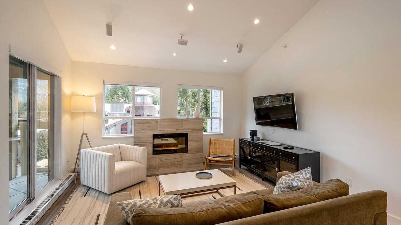 Photo of Livingroom in Whistler Village