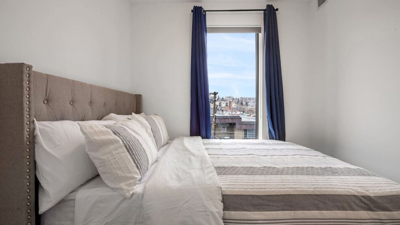 Photo of Bedroom in Crescent Heights