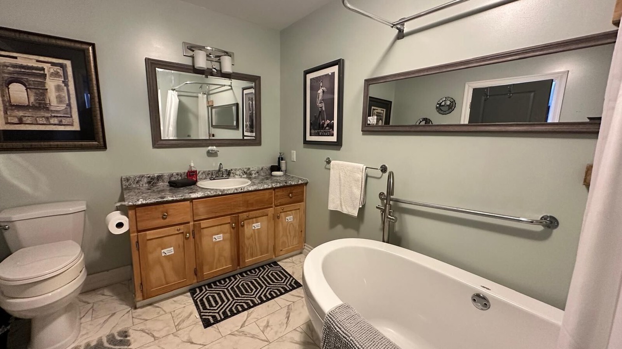 Photo of Bathroom in Elliston