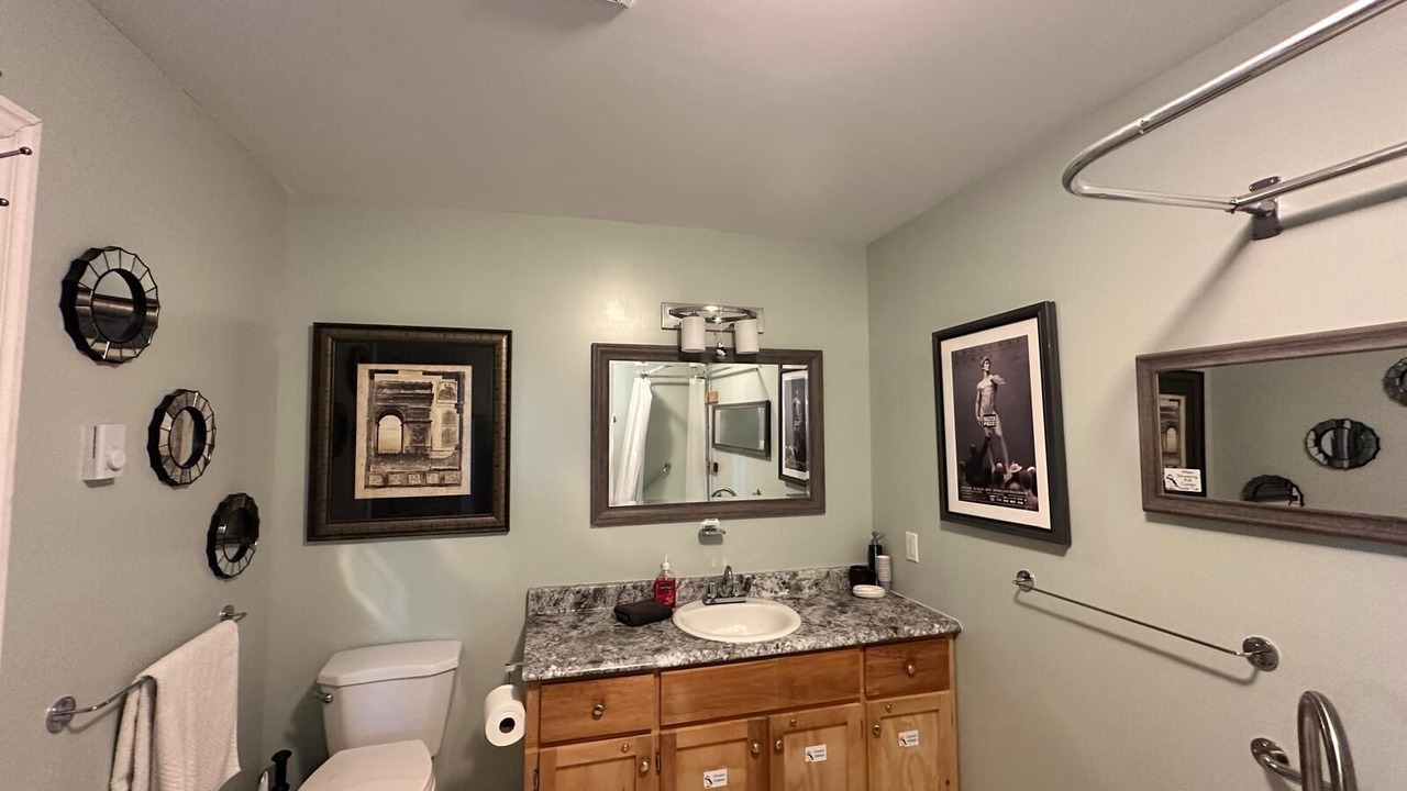 Photo of Bathroom in Elliston